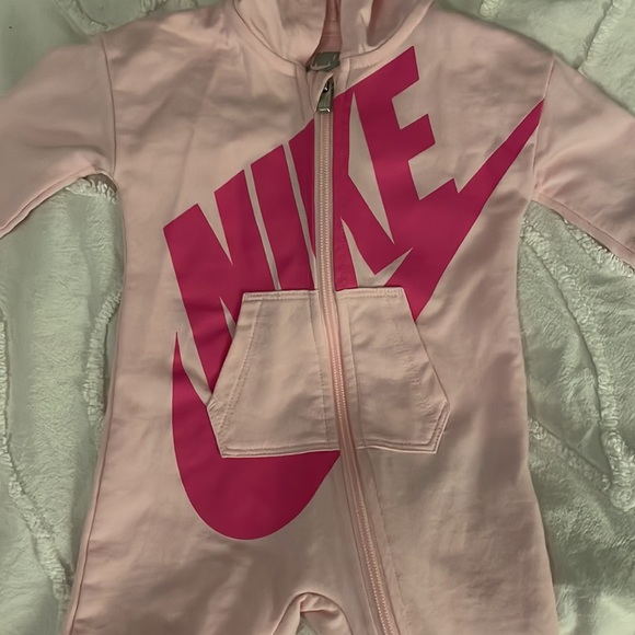 Nike Baby Girl 6M One Piece Jumpsuit - Picture 2 of 3